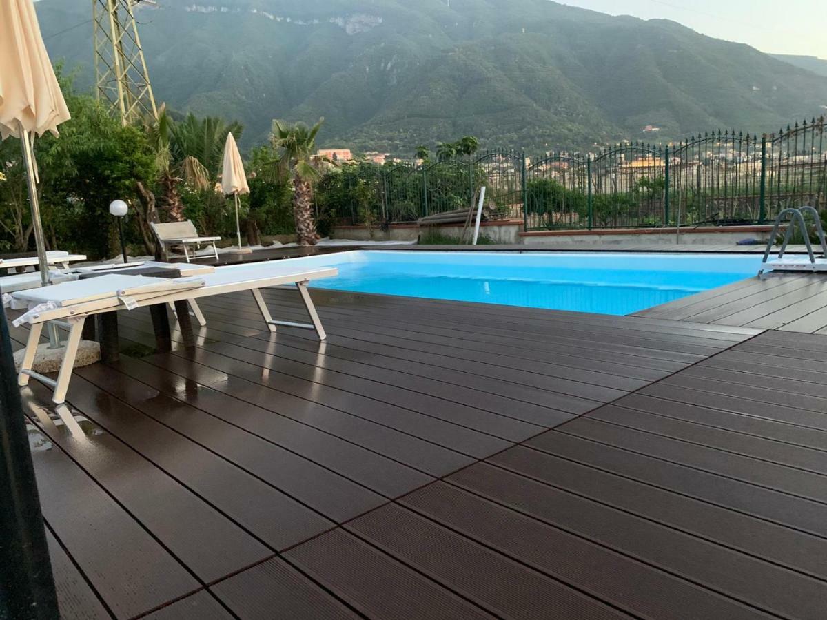 Villa Lucia Terrazza Panoramica Кастелламмаре-ди-Стабия Экстерьер фото
